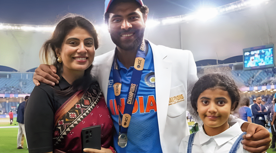 Nidhyana Jadeja with her father and mother