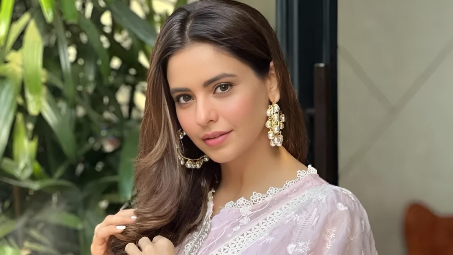 Aamna Sharif: Trailblazing Entertainment Journey with Beauty, Brilliance, and Breaking Barriers Aamna Sharif