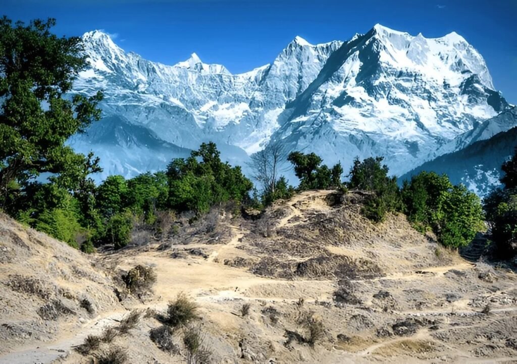 Some pillars of Chaukhamba Mountain