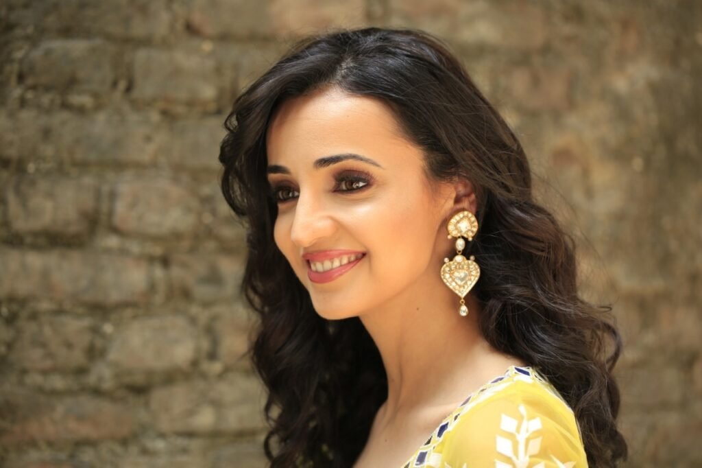 Sanaya Irani: An In-Depth Biography of TV’s Enduring Diva Sanaya Irani