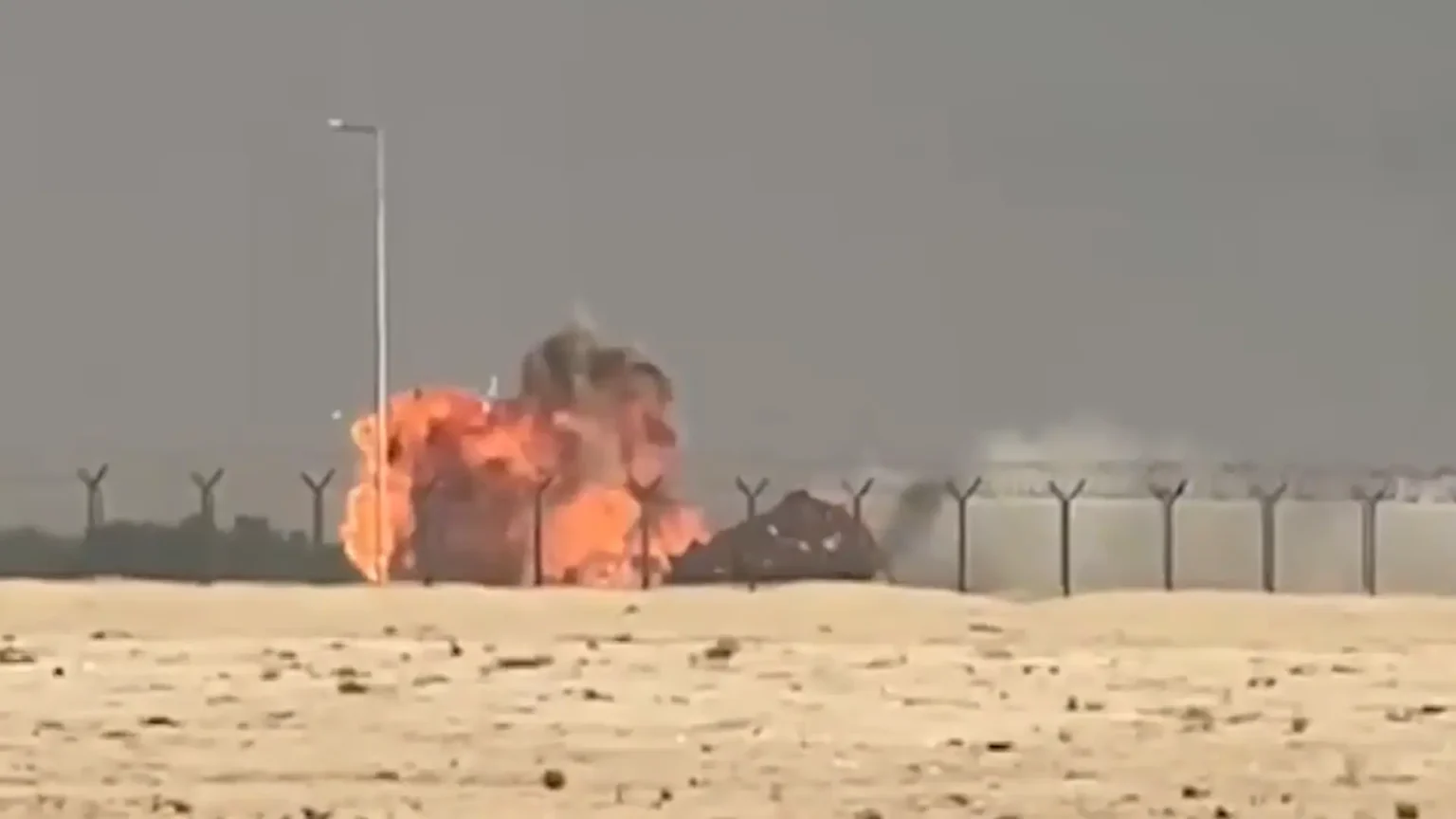 Tejas Fighter Jet Crash at Dubai Air Show: Pilot Killed, IAF Probes Tejas Fighter Jet Crashes in Dubai